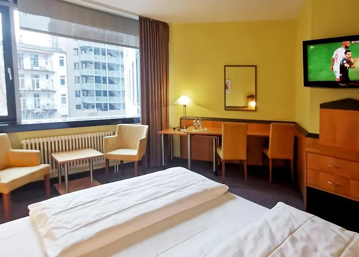 Plaza Hotel & Living Frankfurt