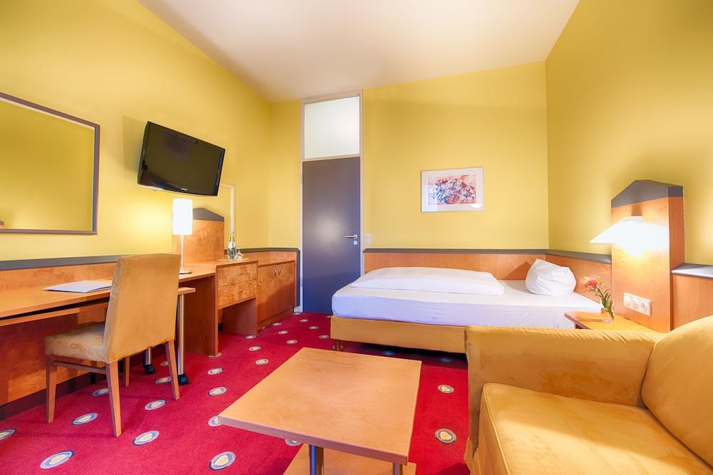 Plaza Hotel&living Frankfurt Francoforte sul Meno