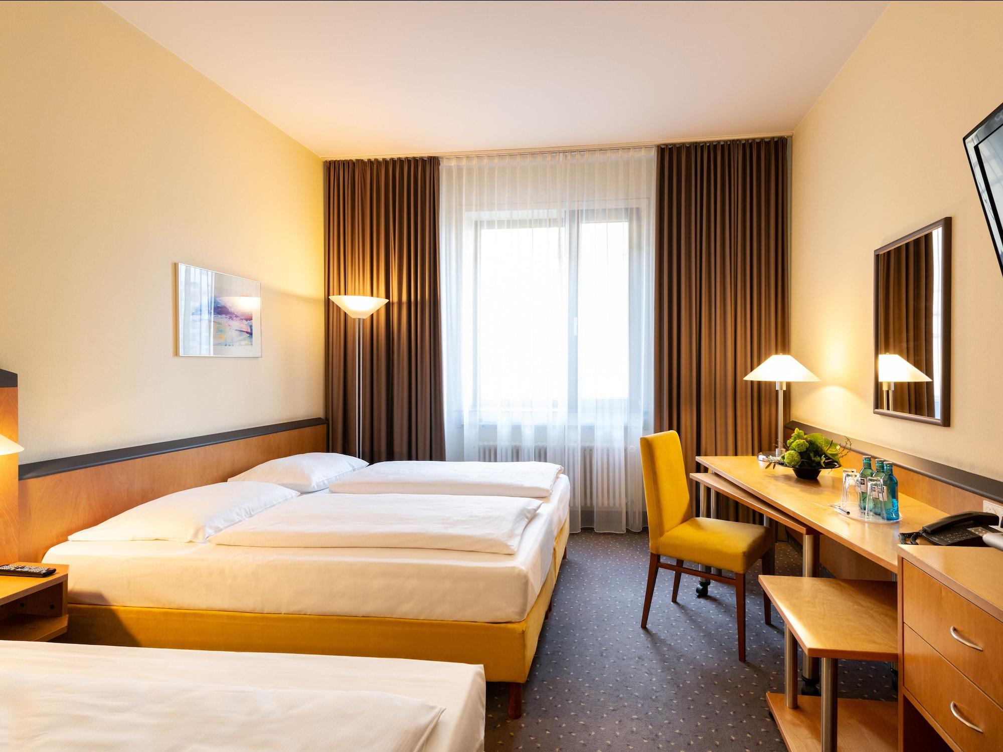 Hotel Plaza Hotel&living Frankfurt 3*