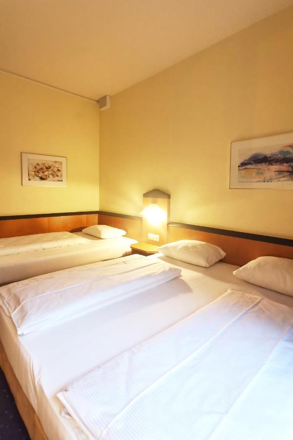 Plaza Hotel&living Frankfurt 3*