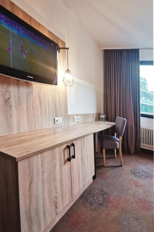 Plaza Hotel&living Frankfurt Hotel 3*