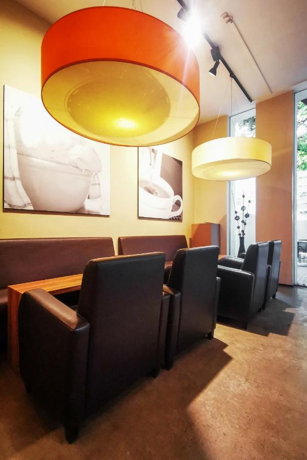 Hotel Plaza Hotel&living Frankfurt 3*