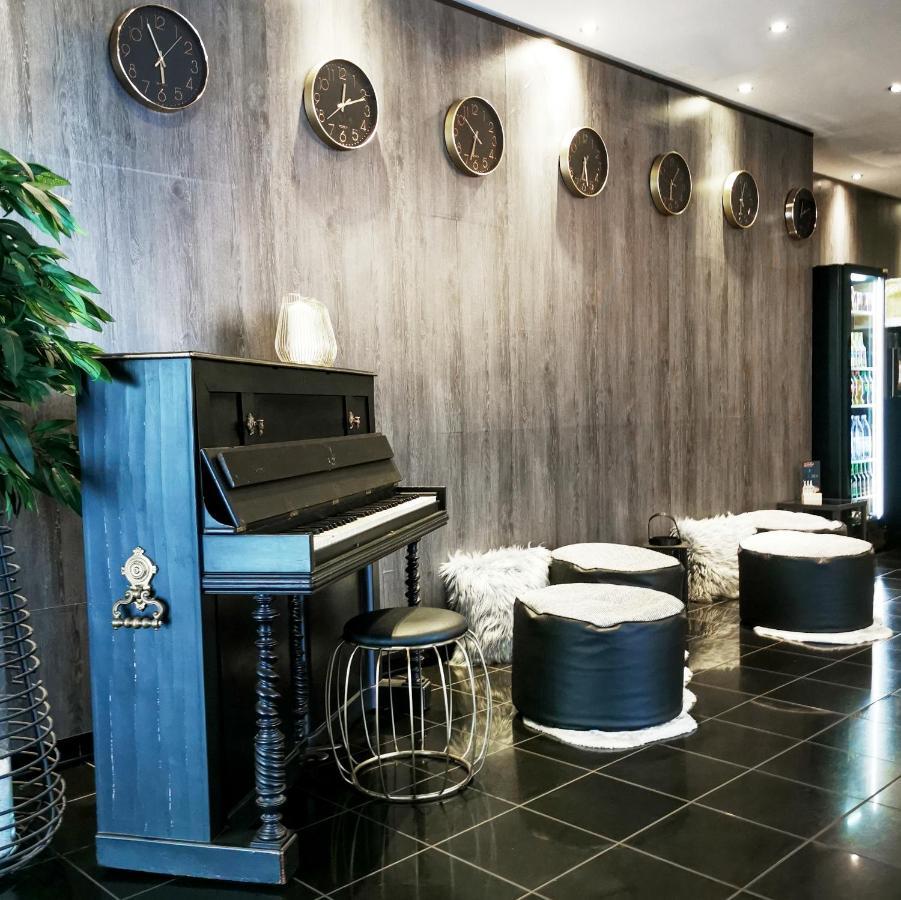 Plaza Hotel&living Frankfurt Hotel