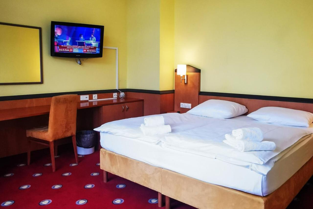 Plaza Hotel&living Frankfurt Hotel 3*