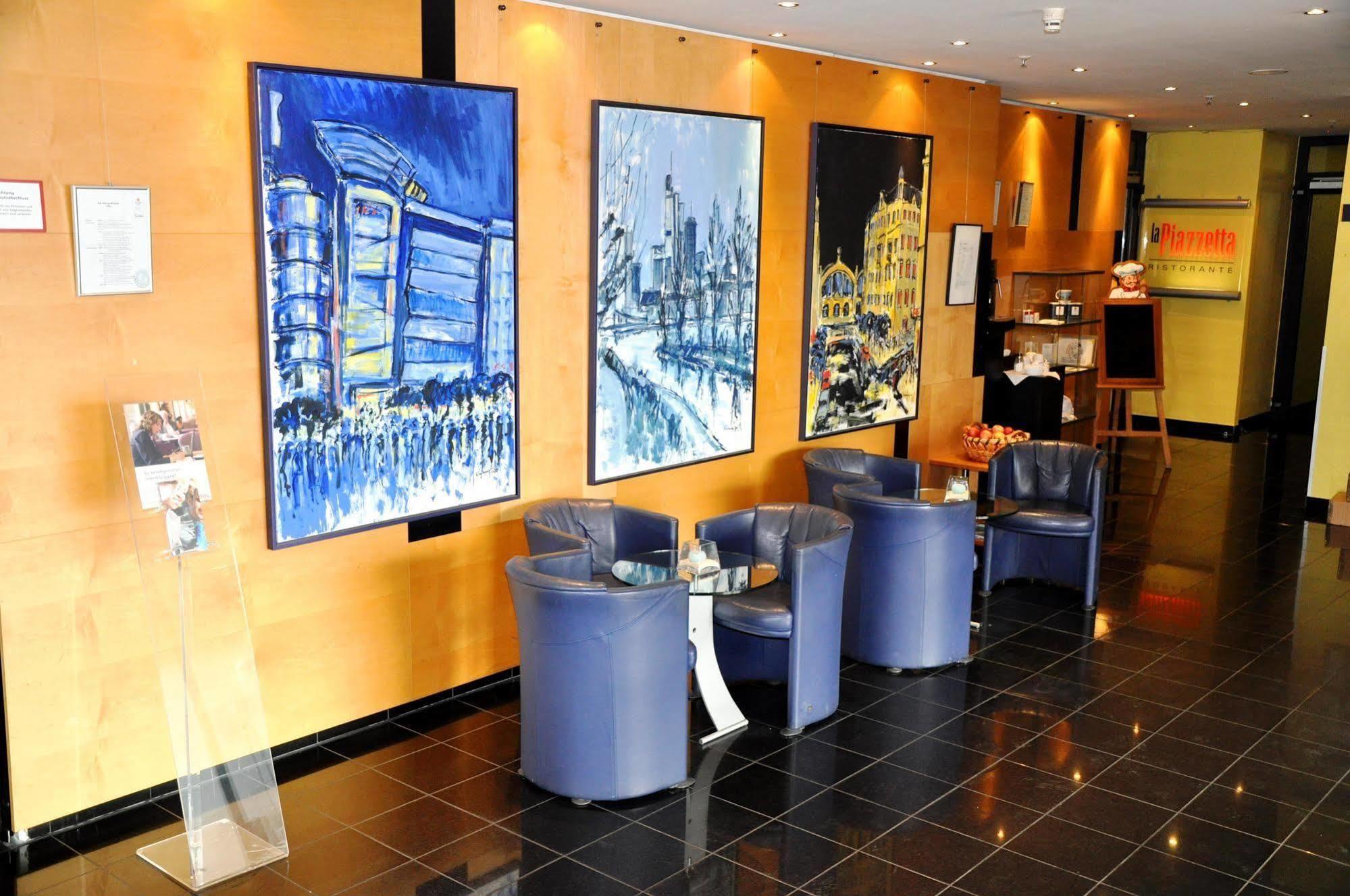 Hotel Plaza Hotel&living Frankfurt 3*