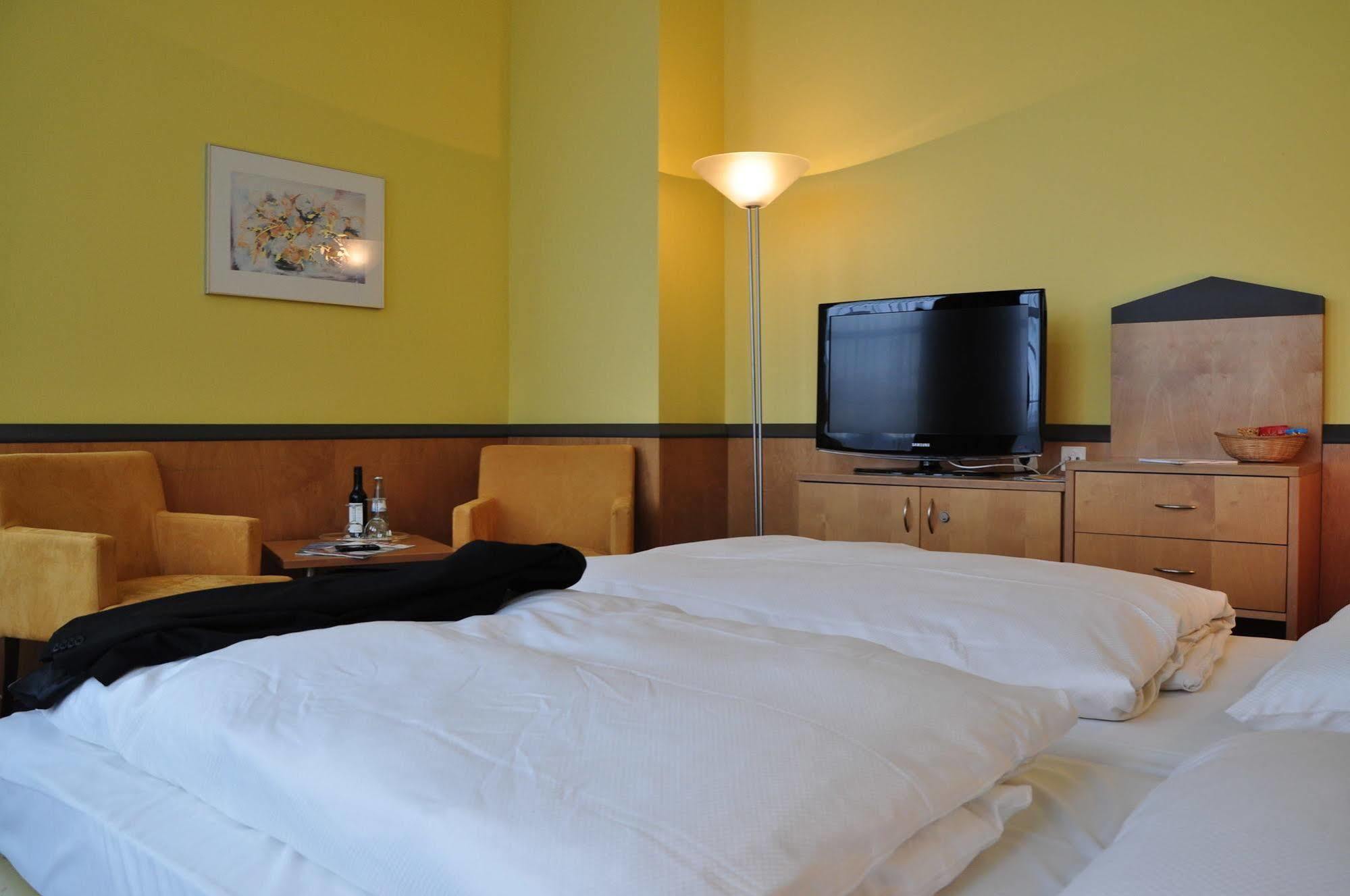 Hotel Plaza Hotel&living Frankfurt