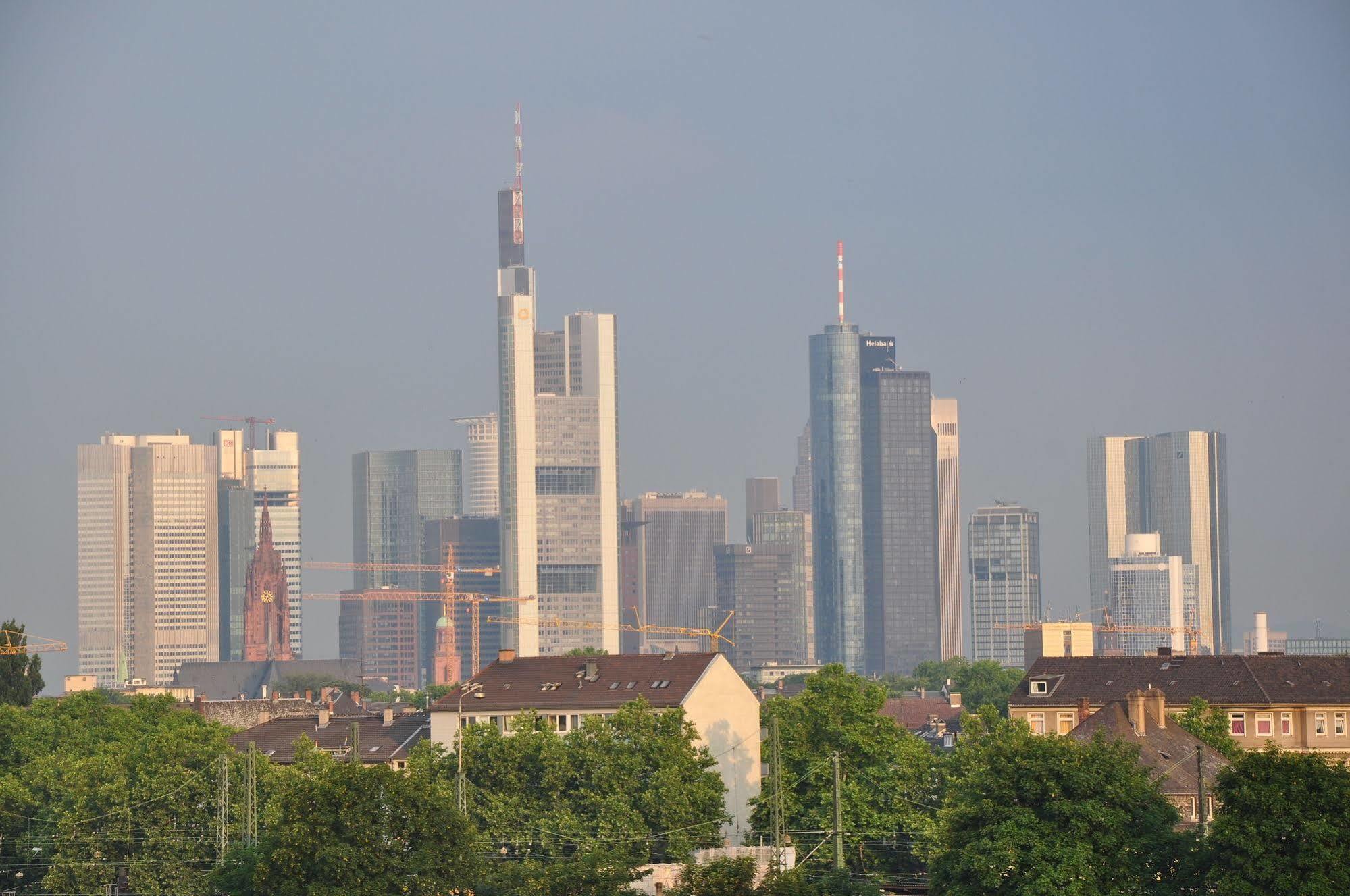 Plaza Hotel&living Frankfurt Hotel 3*
