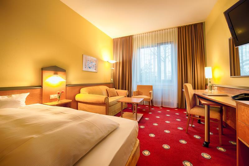 Plaza Hotel&living Frankfurt Hotel 3*